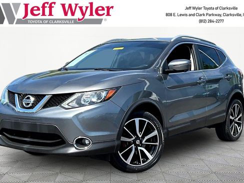 Used 2017 Nissan Rogue Sport SL image 1