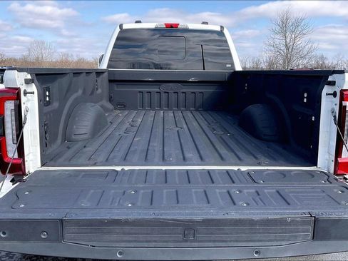 Used 2024 Ford F450 Limited image 9