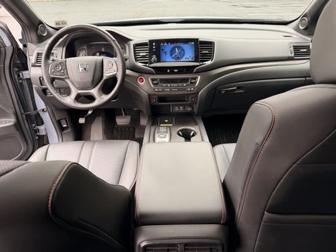 Used 2024 Honda Passport TrailSport image 15