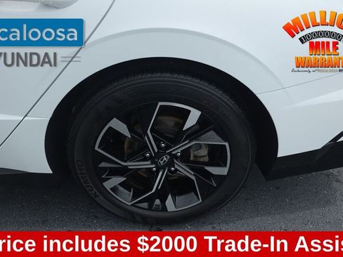 Used 2025 Hyundai Sonata SEL FWD image 11