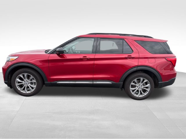 Used 2023 Ford Explorer XLT w/ Equipment Group 202A AWD/4WD image 2