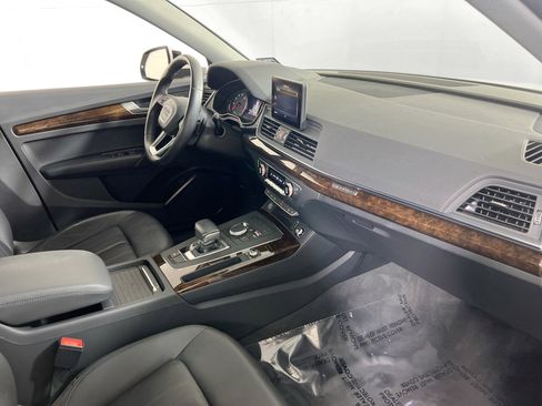 Used 2020 Audi Q5 2.0T Premium w/ Convenience Package AWD/4WD image 28