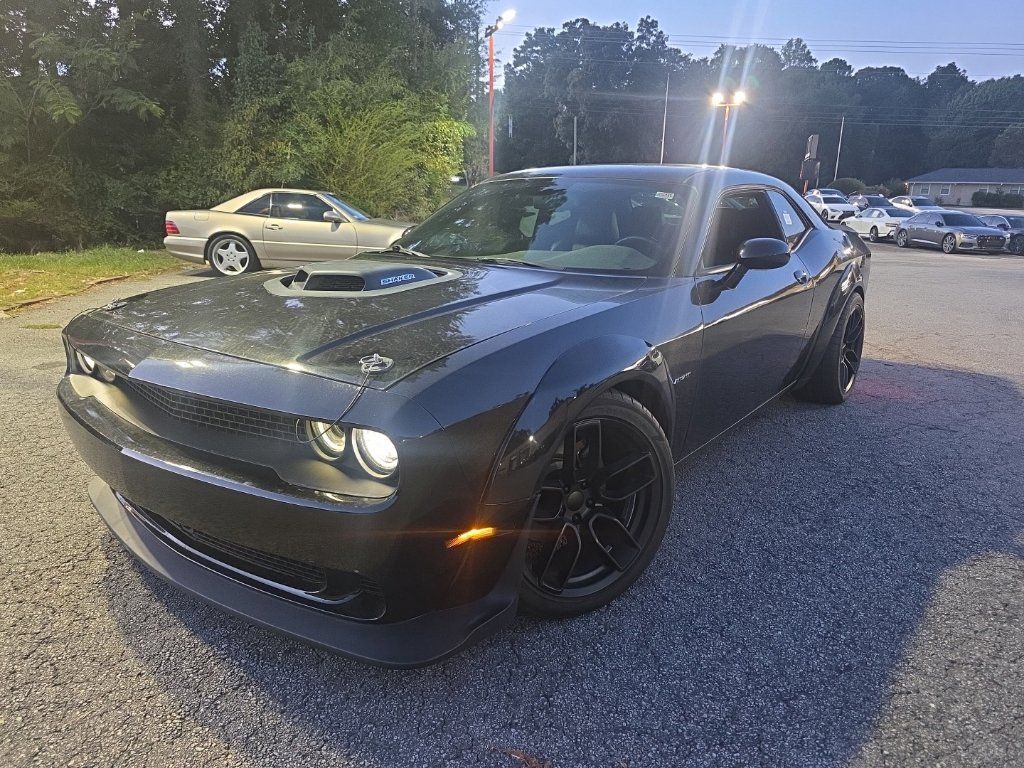 Used 2016 Dodge Challenger R/T Plus RWD image 1