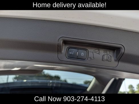 Used 2023 Ford Explorer Platinum w/ Technology Package AWD/4WD image 32