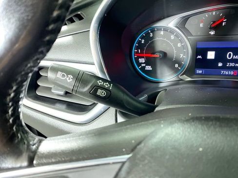 Used 2020 Chevrolet Equinox LT w/ Midnight Edition image 16