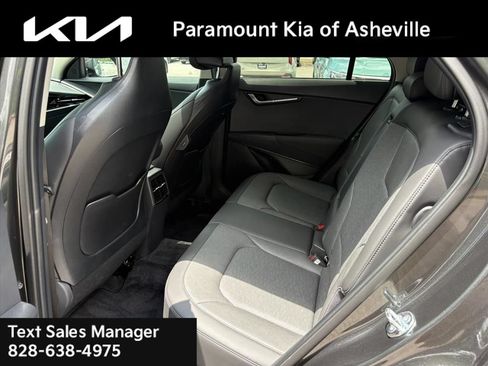 Certified 2025 Kia Niro FWD image 23