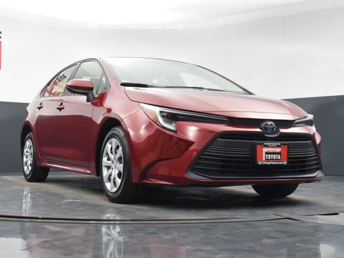 Used 2024 Toyota Corolla LE image 28