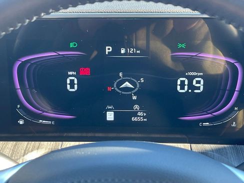 Used 2025 Kia Telluride EX image 9