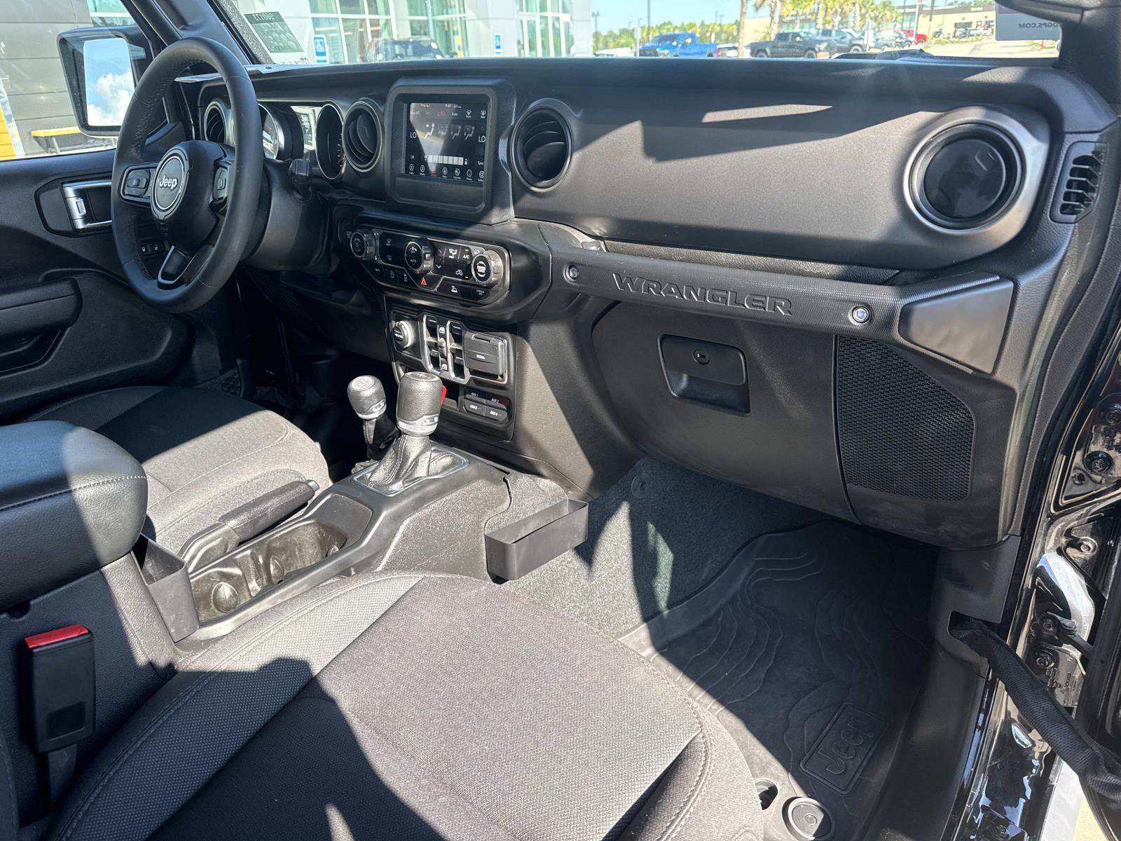 Used 2023 Jeep Wrangler Unlimited Sport AWD/4WD image 9