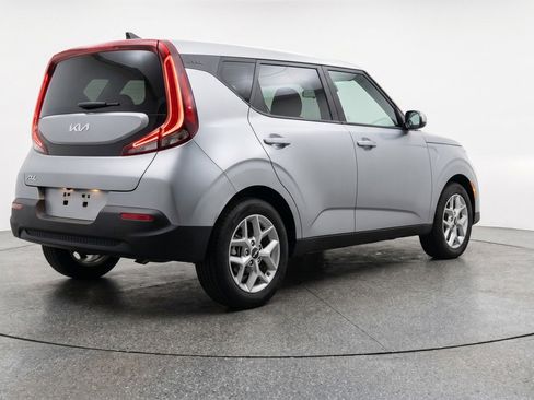 Used 2025 Kia Soul LX w/ LX Technology Package FWD image 9