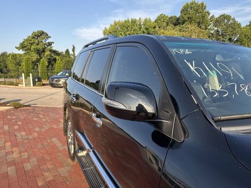Used 2015 Lexus LX 570 4WD image 18