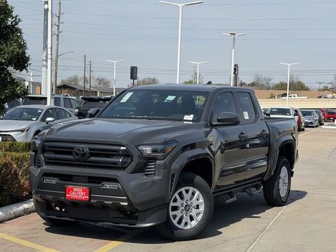 Used 2026 Toyota Tacoma SR5 image 2