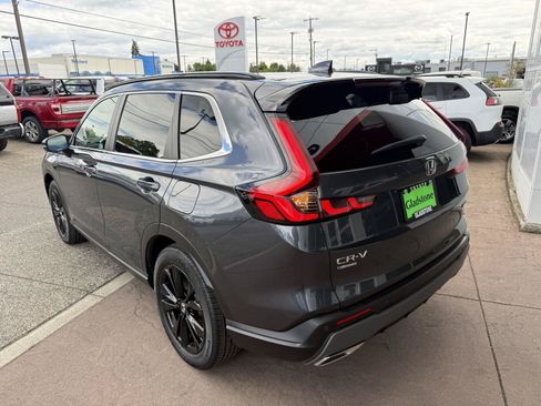 Used 2023 Honda CR-V Sport Touring image 4