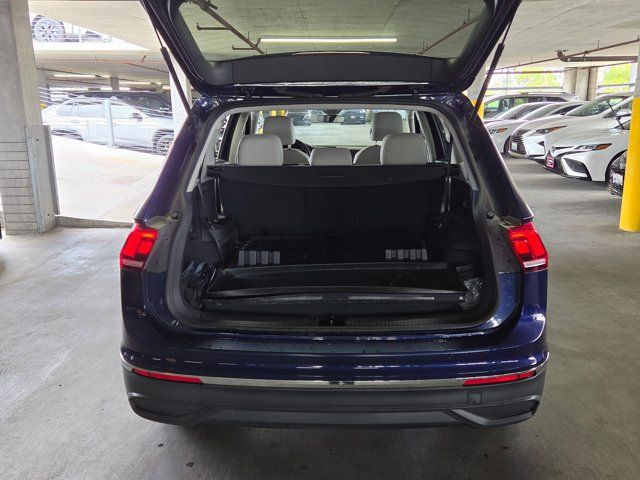 Used 2023 Volkswagen Tiguan SE FWD image 17