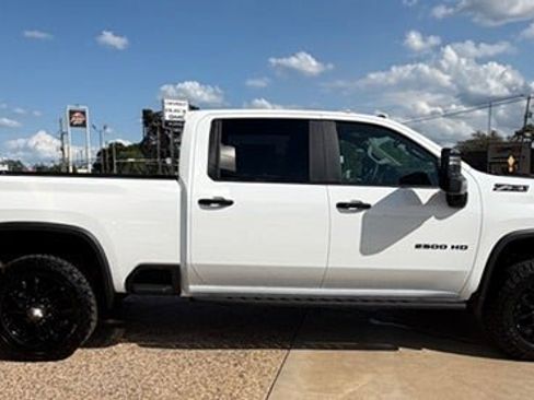 New 2026 Chevrolet Silverado 2500 LT w/ Trail Boss Package AWD/4WD image 2