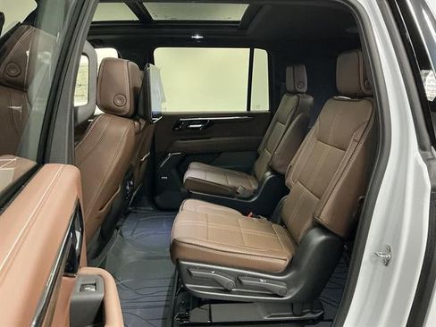 New 2026 Chevrolet Suburban High Country AWD/4WD image 25