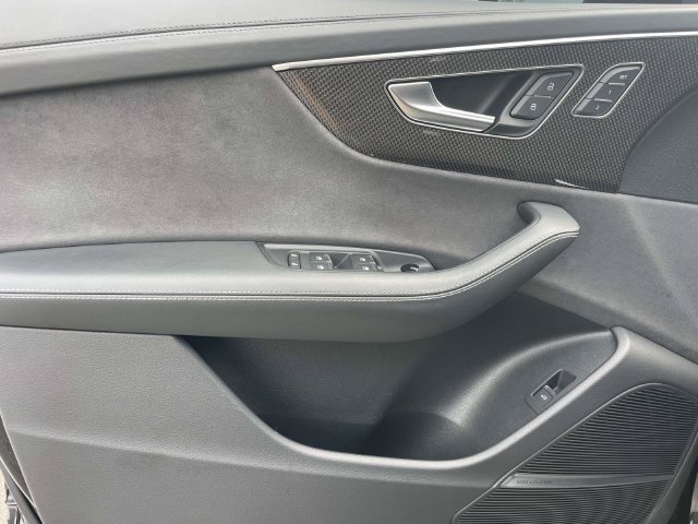 Certified 2023 Audi SQ8 Prestige AWD/4WD image 16