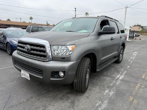 Used 2011 Toyota Sequoia SR5 w/ Premium Pkg RWD image 4