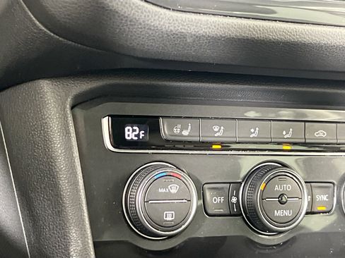 Used 2020 Volkswagen Tiguan SEL image 20