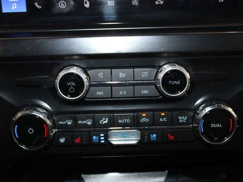 Used 2024 Ford F250 Lariat w/ Lariat Ultimate Package AWD/4WD image 30