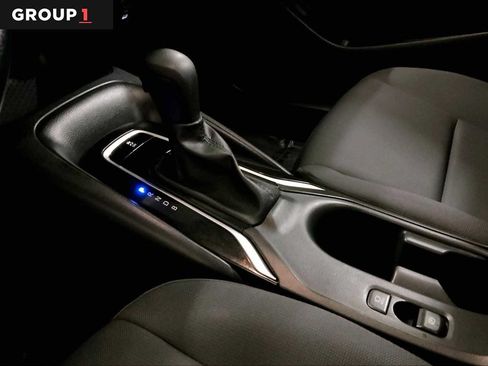 Used 2025 Toyota Corolla LE FWD image 17