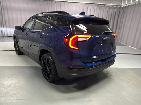 Used 2022 GMC Terrain SLT w/ Elevation Edition FWD image 5