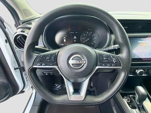 Used 2023 Nissan Kicks SV FWD image 11