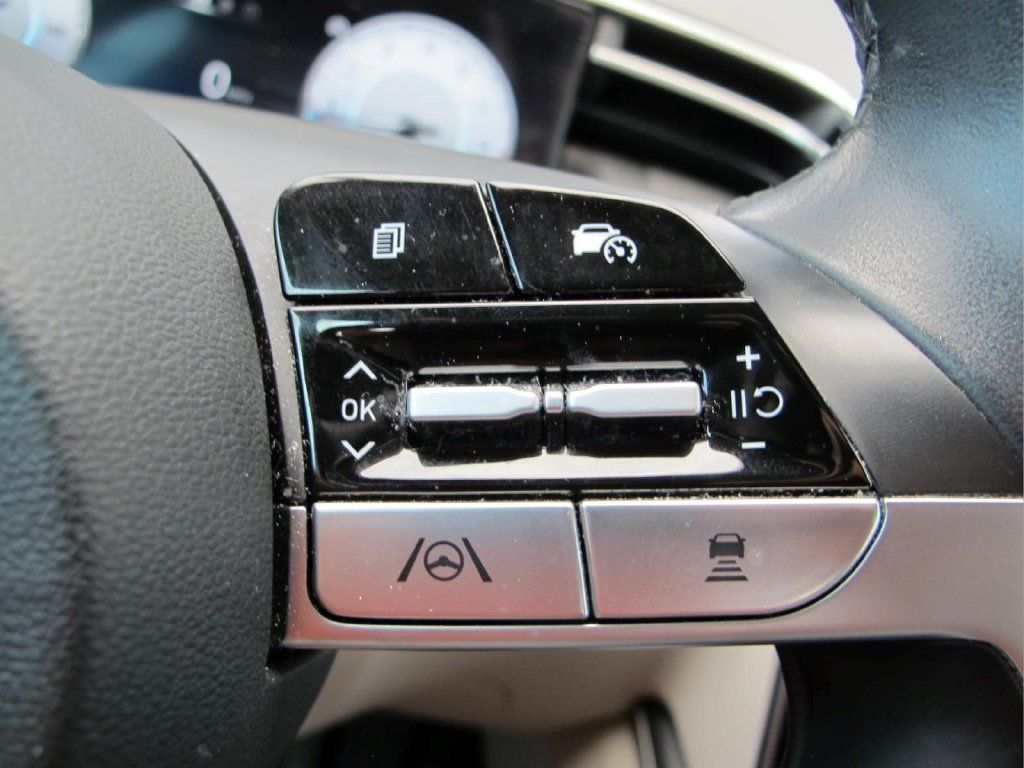 Used 2022 Hyundai Tucson SEL w/ Convenience + Premium Package FWD image 17