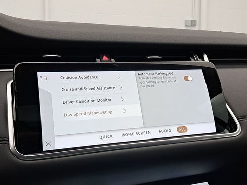 Used 2021 Land Rover Range Rover Evoque SE image 35