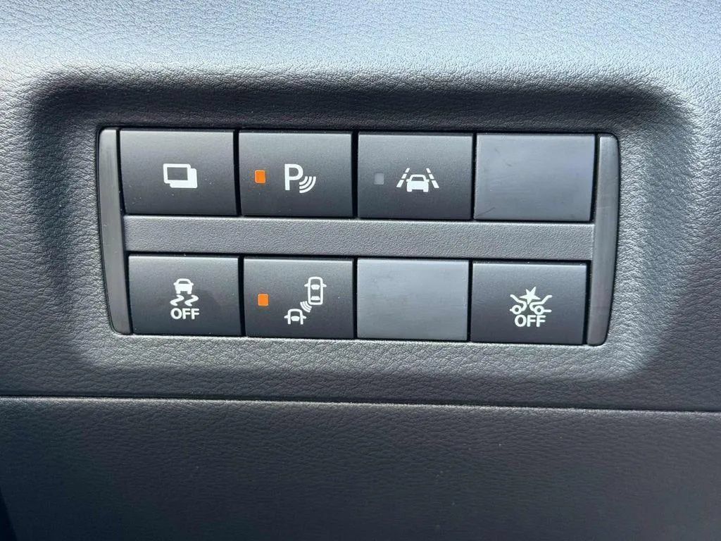 Used 2025 Nissan Kicks Play S FWD image 27