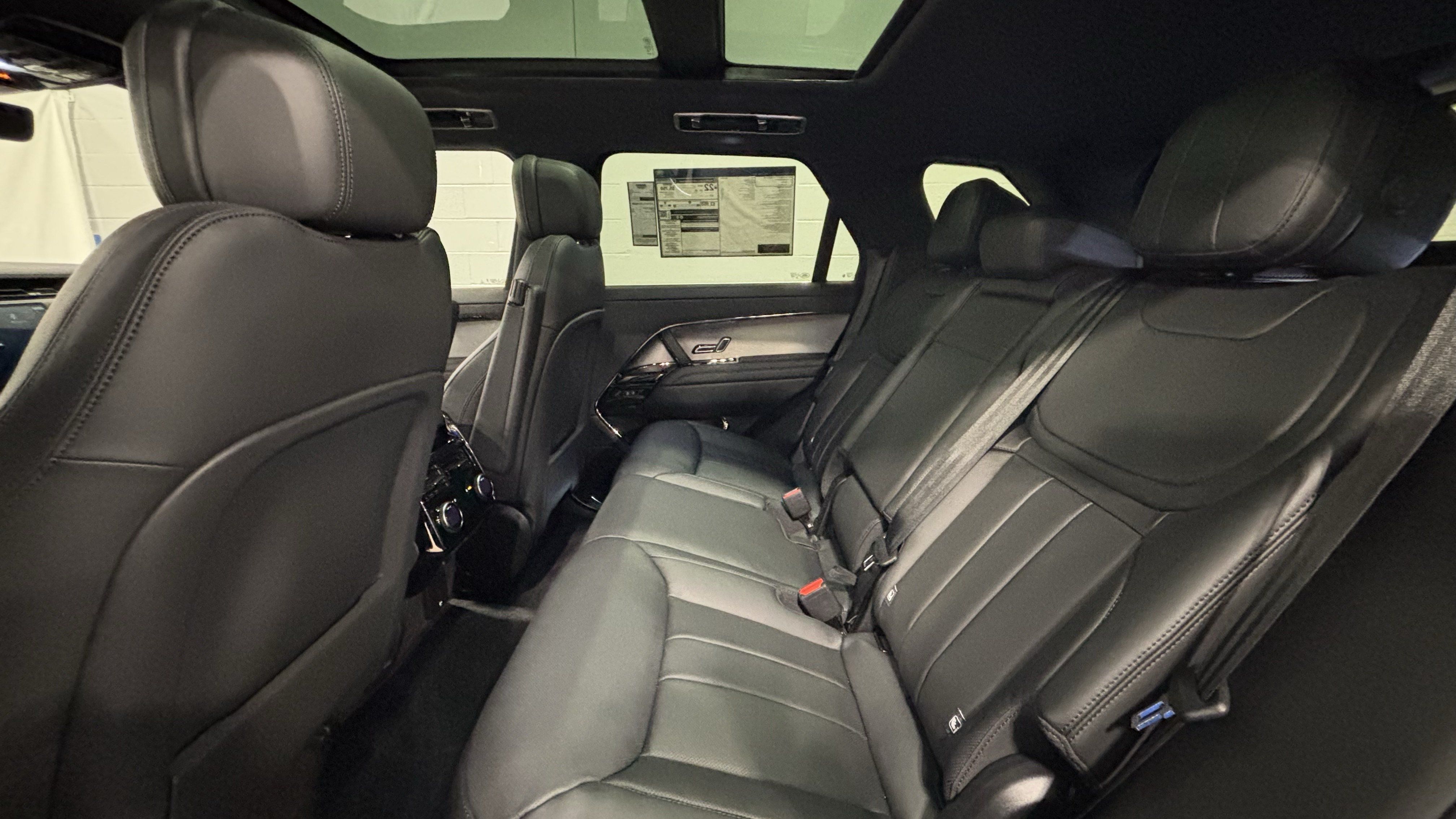 New 2026 Land Rover Range Rover Sport Dynamic SE AWD/4WD image 6