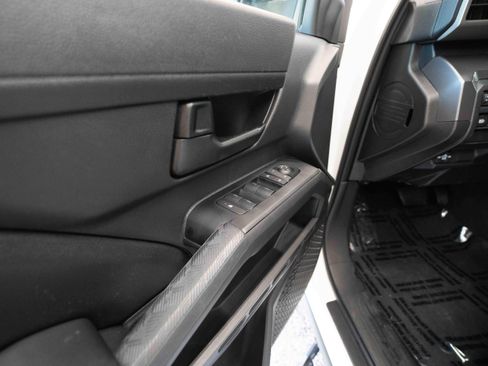 Certified 2025 Toyota Tacoma SR5 AWD/4WD image 8