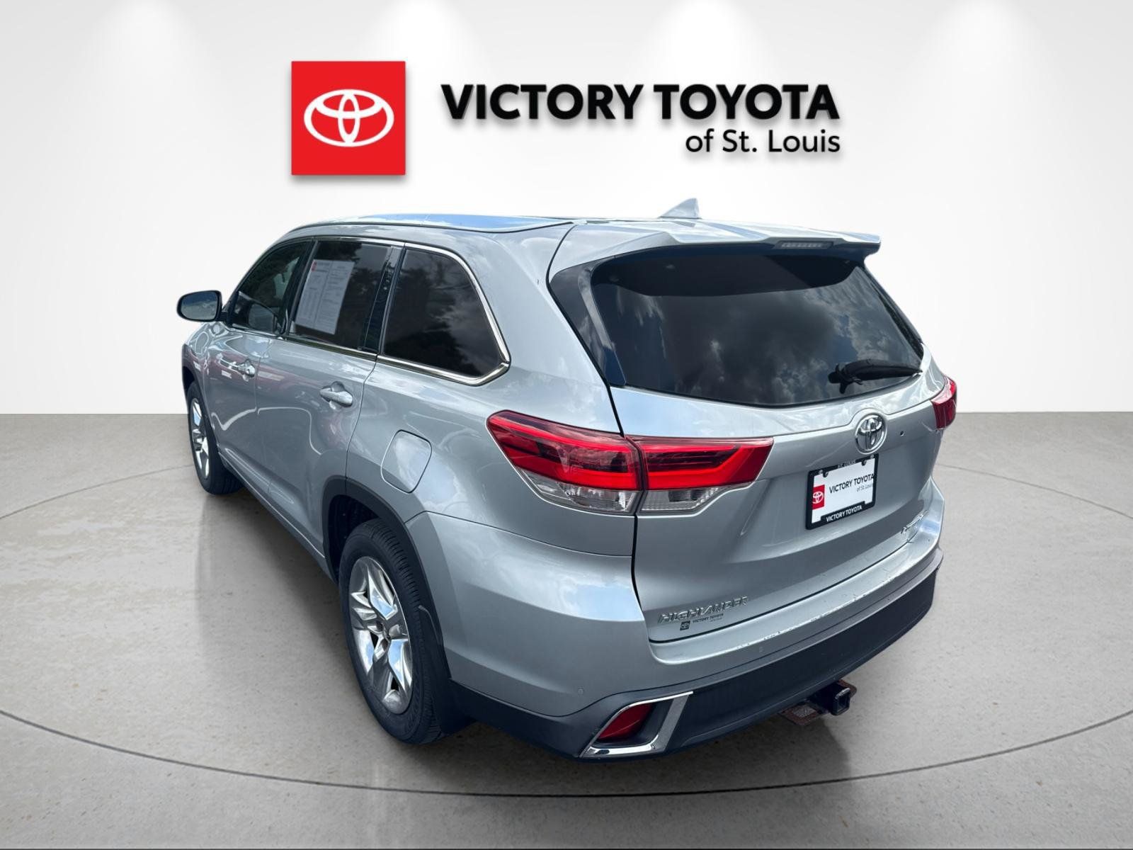 Used 2018 Toyota Highlander Limited AWD/4WD image 5