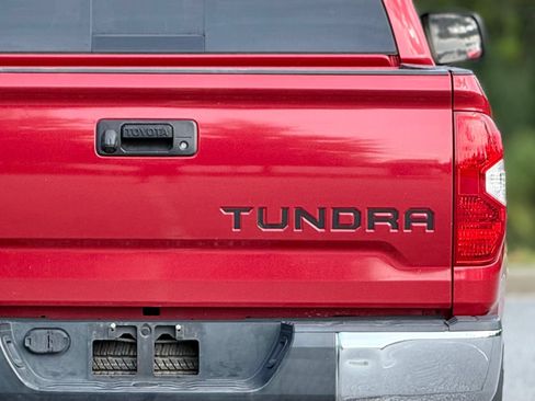 Used 2017 Toyota Tundra SR5 AWD/4WD image 17