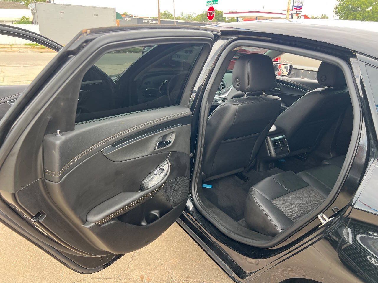 Used 2019 Chevrolet Impala LT FWD image 15