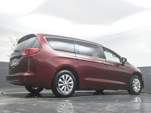 Used 2017 Chrysler Pacifica Touring w/ Tire & Wheel Group image 32