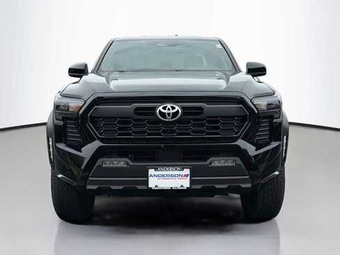 Used 2024 Toyota Tacoma TRD Off-Road AWD/4WD image 5