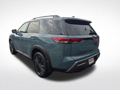 New 2026 Nissan Pathfinder SL w/ SL Premium Package