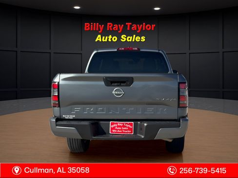 Used 2024 Nissan Frontier SV image 4