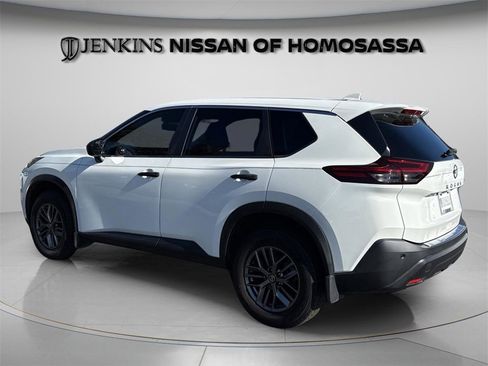 Certified 2021 Nissan Rogue S image 7