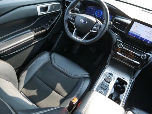 Used 2022 Ford Explorer ST w/ ST Street Pack AWD/4WD image 9
