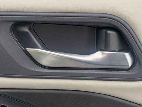 Used 2023 Nissan Rogue SL w/ SL Premium Package image 35