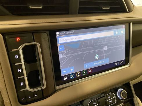 Used 2021 GMC Yukon Denali w/ Denali Premium Package image 22