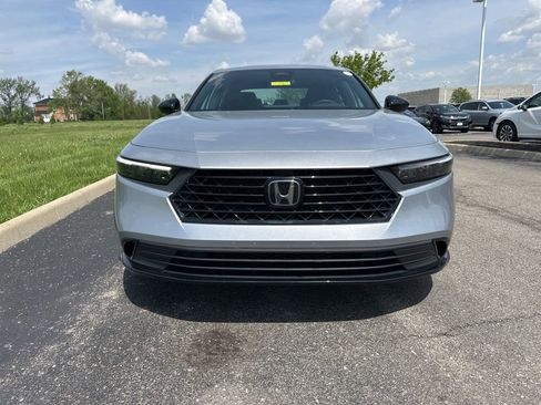 Used 2025 Honda Accord Sport image 2