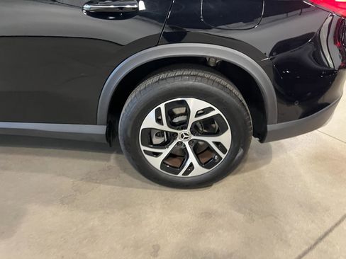 Used 2025 Mercedes-Benz GLC 350e 4MATIC image 48