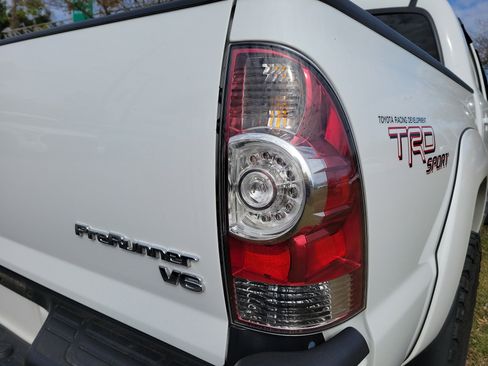 Used 2011 Toyota Tacoma PreRunner image 11