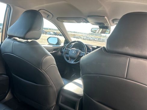 Used 2023 Toyota Camry SE image 28
