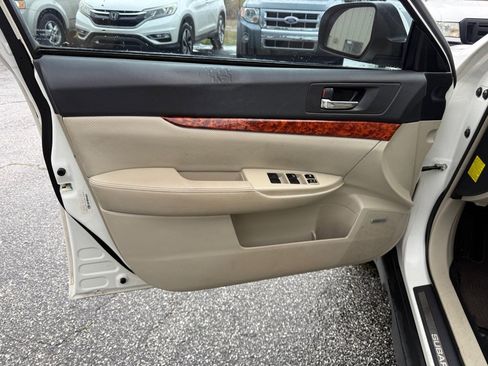 Used 2011 Subaru Outback 2.5i Limited w/ PWR Moonroof Pkg image 12