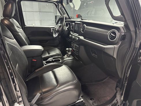 Used 2020 Jeep Wrangler Unlimited Sahara AWD/4WD image 11