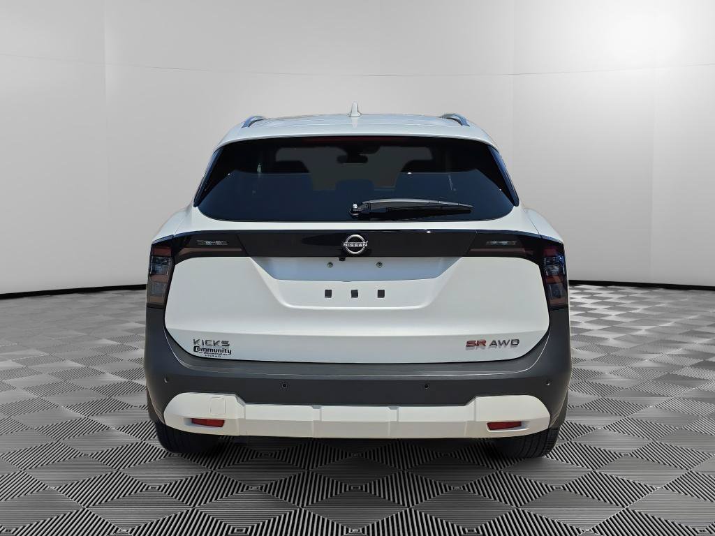 Used 2025 Nissan Kicks SR AWD/4WD image 6
